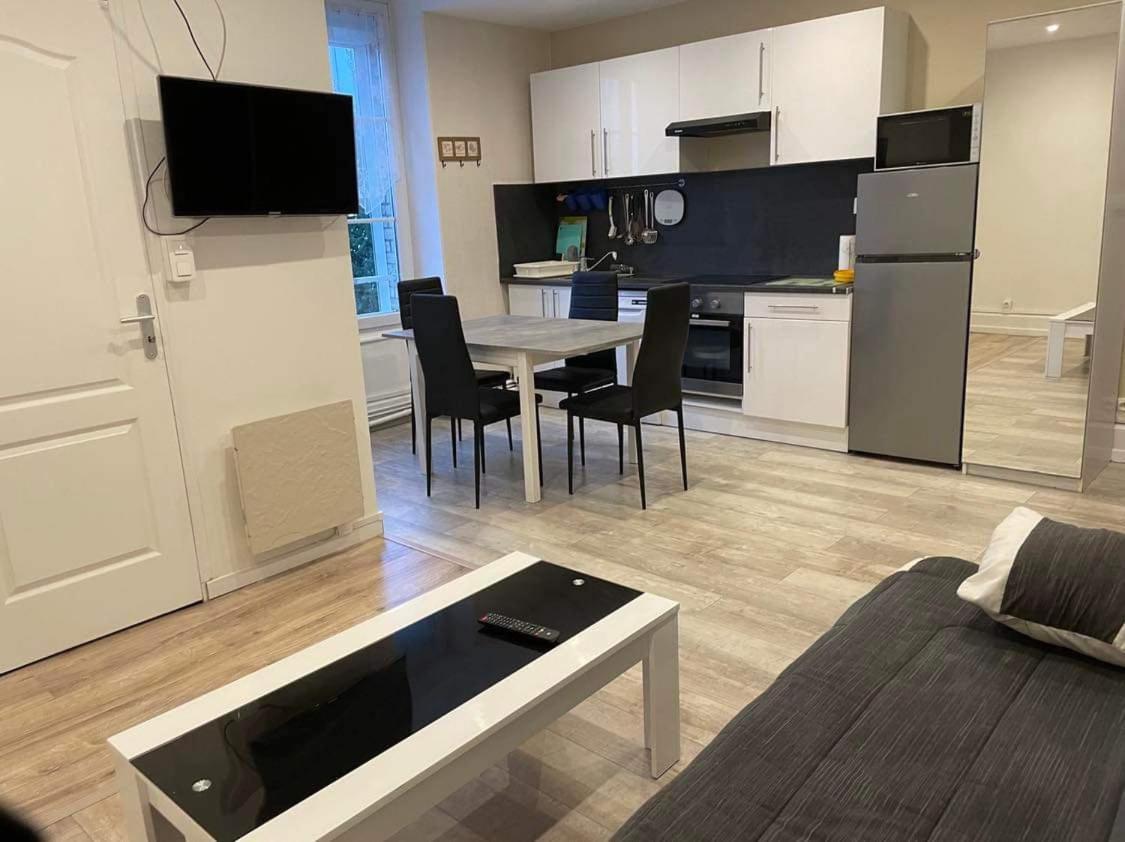Appart Meuble 45M2 Calme Et Lumineux Au Continental Vittel Eksteriør bilde